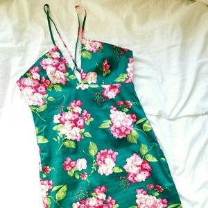 Green floral deep V neckline bodycon dress
